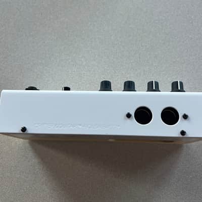 Critter & Guitari Bolsa Bass 2010s - White image 2
