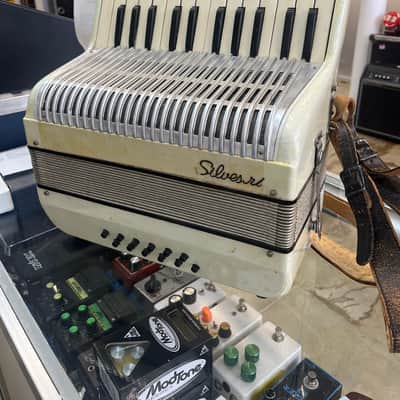 Silvestri Key accordion image 1