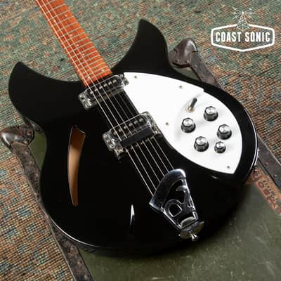 1999 Rickenbacker 330 Jetglo made in USA w/ original case image 6