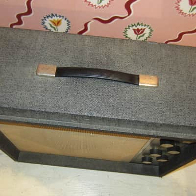 Silvertone Model 1482 Combo Amp 1964 - Grey image 3