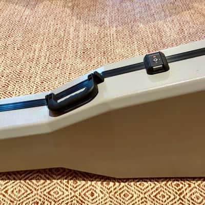 Gator Flight Pro V3 TSA Series 2024 Guitar Case - Dreadnought image 3