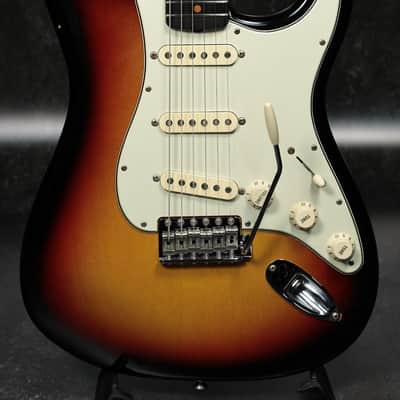 Fender American Vintage II 1961 Stratocaster 3-Color Sunburst [V2205400] (07/30) image 11