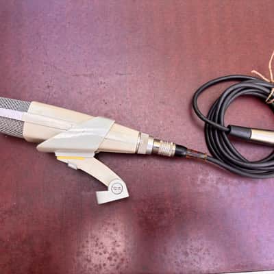 Immagine Sennheiser MD 421-N Cardioid Dynamic Microphone 1960s - 1980s - White - 1