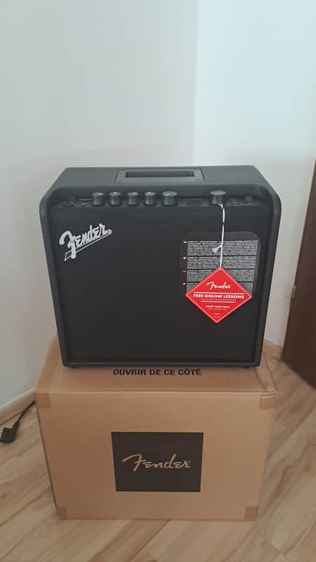Fender Mustang LT25 25-Watt 1x8" Digital Modeling Guitar Combo Amp 230V EU image 1