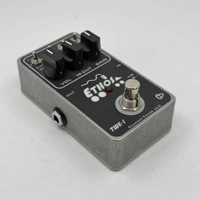 Custom Tones LLC Ethos TWE-1 – Overdrive / Preamp – Excellent Condition – Original Box & Manual image 1