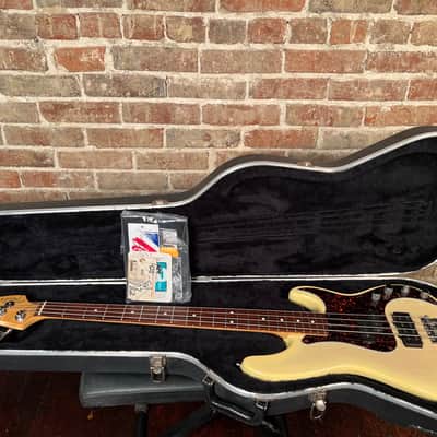 Fender Precision Bass Deluxe with Rosewood Fretboard 1995 Vintage Blonde image 7