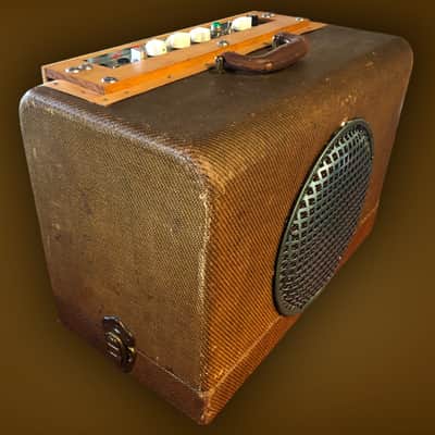 Handwired Blackface Champ clone by Rick Crownover –- 3 band eq, variable negative feedback, in Vintage Projector Case image 3