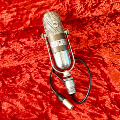 RCA 77-D Ribbon Microphone 1945 - 1955 - Silver / Red Badge image 2