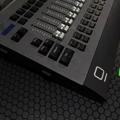 Obsidian NX-P 10 Fader and 4-Universe Motorized ONYX Wing image 3