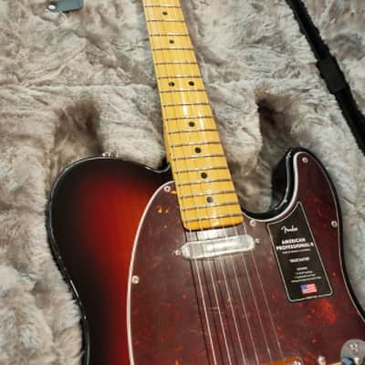 Fender American Professional II Telecaster Maple Fimgerboard 3-Color Sunburst image 14
