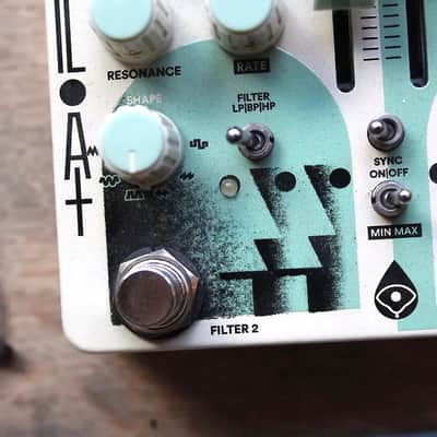 Old Blood Noise Endeavors Float Dual Moving Filter Cream / Mint Graphic image 3