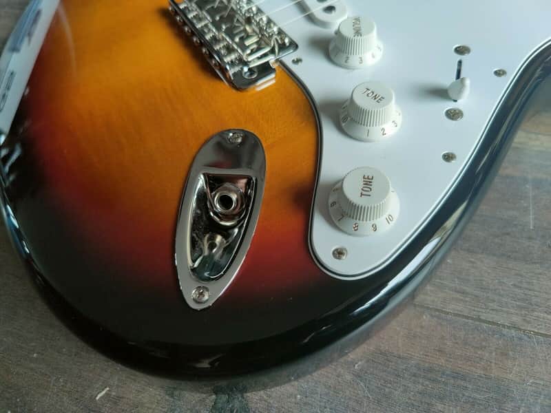 2017 FGN Japan (Fujigen) JST-6R J-Classic Stratocaster (Sunburst