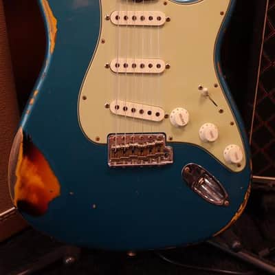 Fender Custom SHop '61 Stratocaster Heavy Relic Aged Ocean Turquoise over 3CS image 2