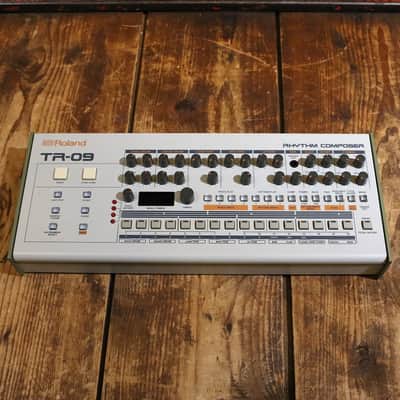 Roland TR-09 Rhythm Composer 2017 - Present - White