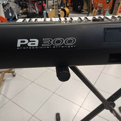 Korg PA300 image 4