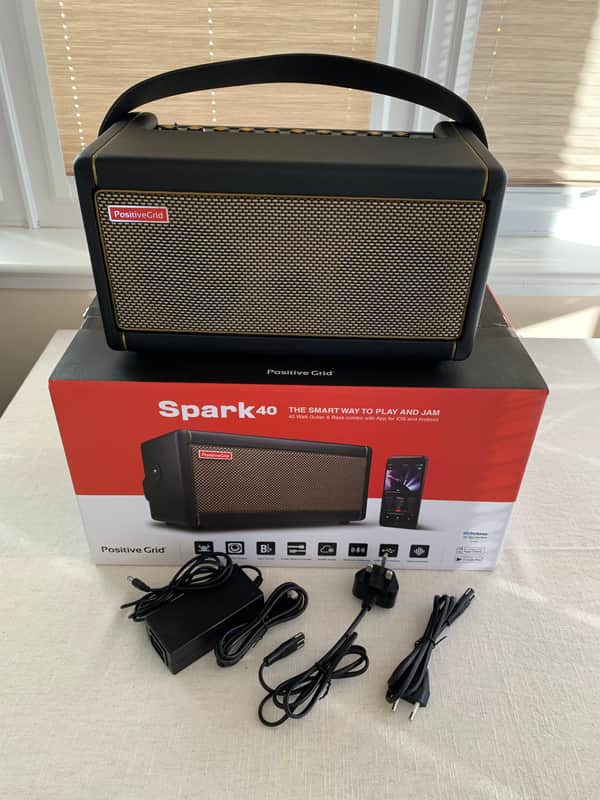 Positive Grid Spark 40 40-Watt 2x4" Modeling Guitar Combo 2020 - Present - Black image 1