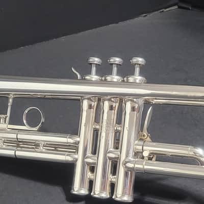 Vintage King Sliver Flair 1055T Professional Trumpet, Mouthpiece and Original Hard Case 1970-1975 - Silver plated image 16