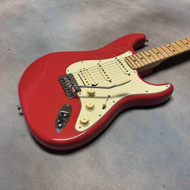 2017 Fender American Special Stratocaster HSS Fiesta Red w/OHSC