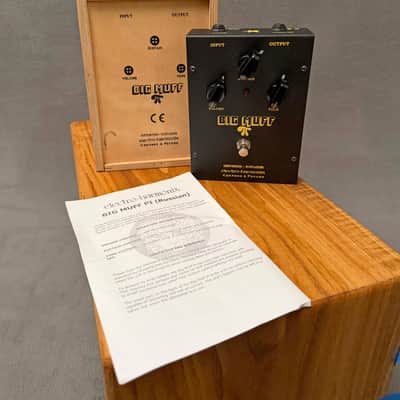Electro-Harmonix Big Muff Pi Russian Black Fuzz Pedal - DISCONTINUED image 5