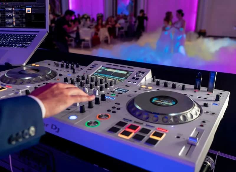 Pioneer DJ XDJ-XZ DJ System image 1