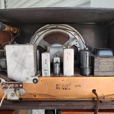 RCA Victor 1951 Model X551 antique radio in very good condition, restored -1 1951 image 5