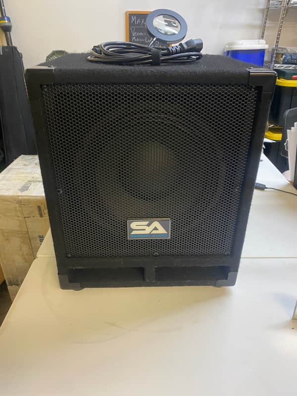Powered 1x10" Compact 250w Subwoofer Speaker Cab image 1