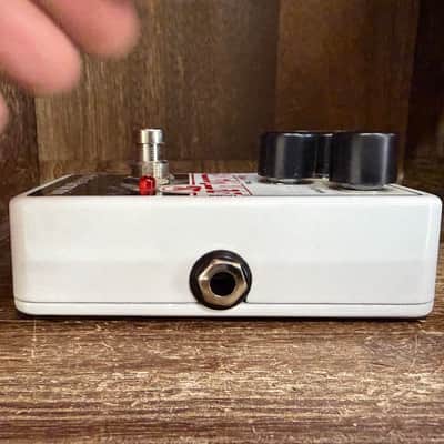Electro-Harmonix Nano Big Muff Pi Distortion / Sustainer 2013 - Present - White / Black / Red image 2
