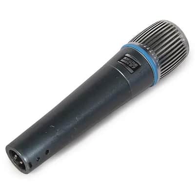 Shure BETA 57 Supercardioid Dynamic Microphone | Reverb Canada