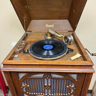 Brunswick 117 1920s Phonograph 78rpm Hand Cranked Record Player image 1