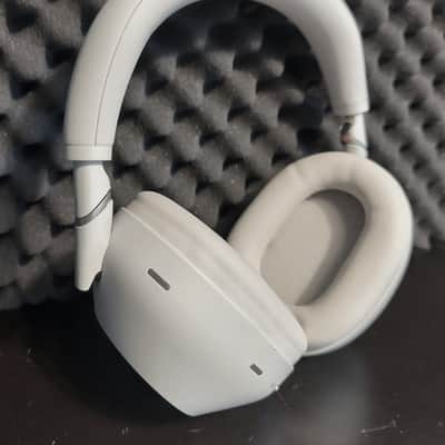 Sony WH-1000XM6 Premium Wireless Noise-Canceling Over-the-Ear Headphones - Silver image 8