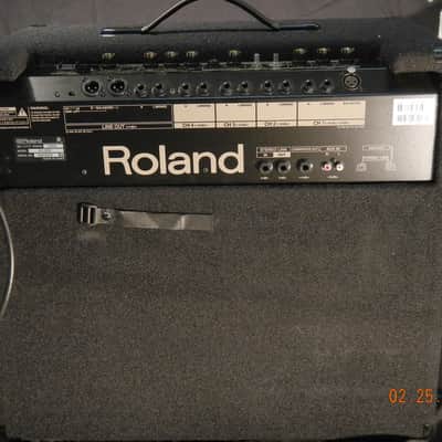 Roland KC-550 W/ Flight case image 6