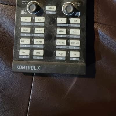 Native Instruments Traktor Kontrol X1 2010s - Black image 1
