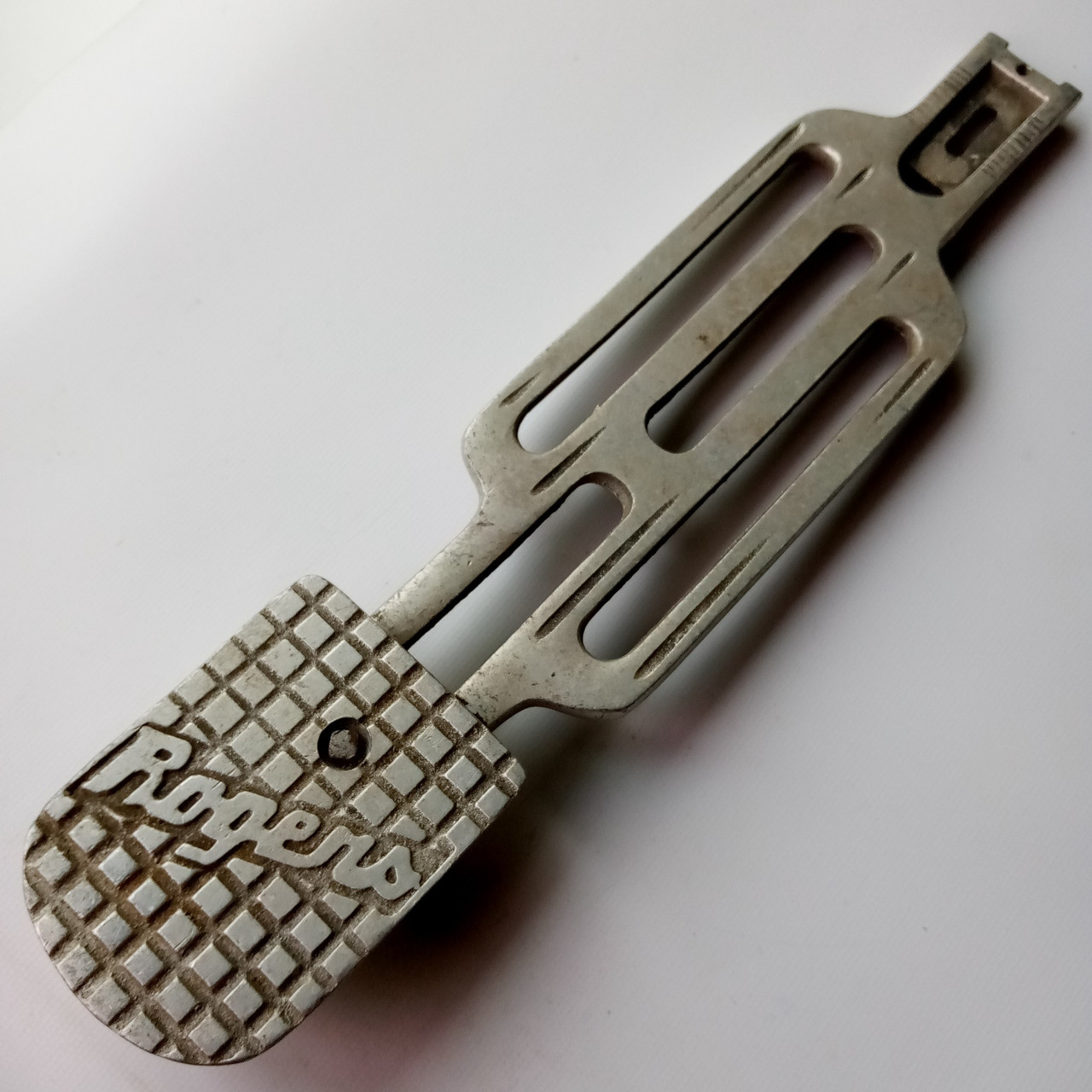 Rogers#395R Solid Footboard Swivomatic Bass Drum Foot Pedal Swivo Heel Plate USA — main photograph