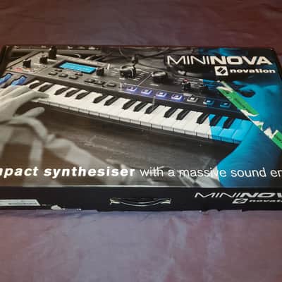 Novation MiniNova 37-Key 18-Voice Synthesizer 2012 - Present - Blue