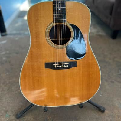 Martin D-28 1970 - 1984 - Natural w/ OHSC image 2
