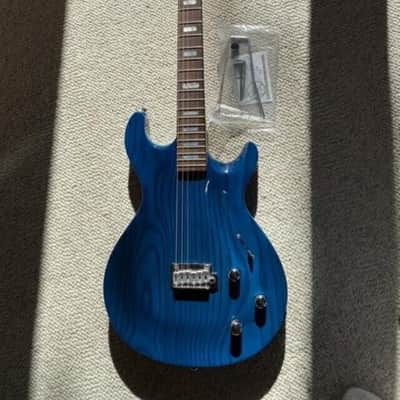 Line 6 Variax  700 2004 - Trans Blue image 2