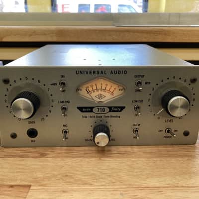 Universal Audio 710 Twin-Finity Microphone Preamp 2009 - Present - Silver image 2