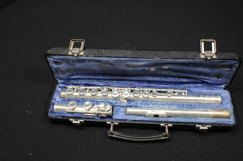 A Bundy ll Silver Plated Flute in it's Original Case 7 F image 1