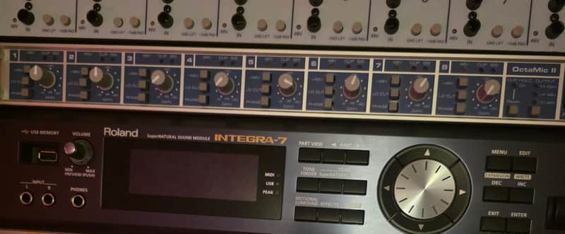 RME OctaMic II 8-Channel Microphone Preamp / A/D Converter