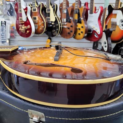 Flinthill Mandolin with Fishman pickup - Sunburst image 4