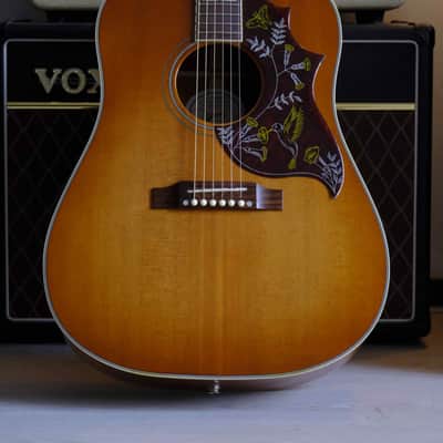 Gibson Hummingbird 2014 Heritage Cherry Sunburst image 2