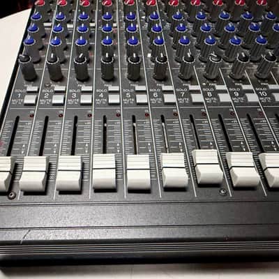 Mackie CR1604 16-Channel Mic / Line Mixer image 2