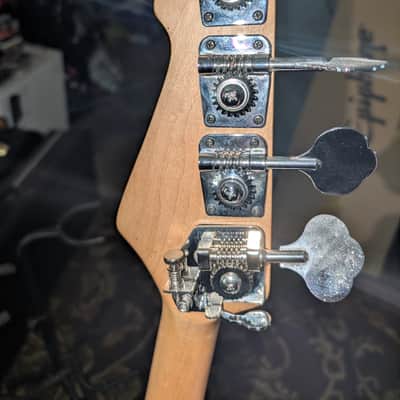 Peavey Zodiac BXP 4 String bass - Sunburst image 4