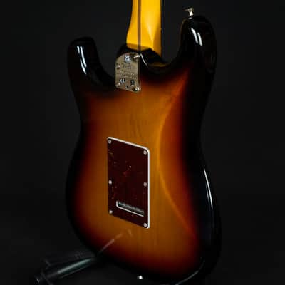 Fender American Professional II HSS Stratocaster Rosewood Fingerboard 3-Color Sunburst 2022 (US22110852) image 8