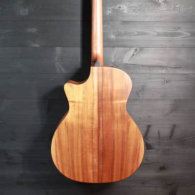 724ce Grand Auditorium / V-class Acoustic-Electric Guitar - Natural Hawaiian Koa image 3
