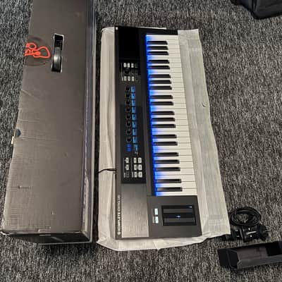 Native Instruments Komplete Kontrol S49 2010s - Black image 2