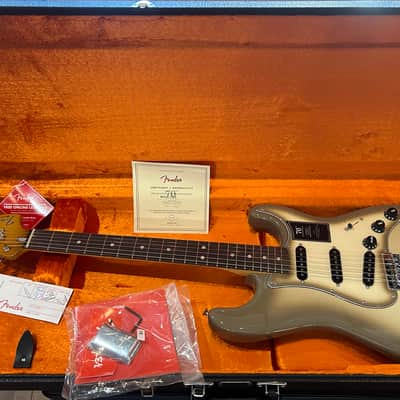 Fender 70th Anniversary Vintera II Antigua Stratocaster 2024/ 7lbs. 9.1oz. #SM241581 image 2