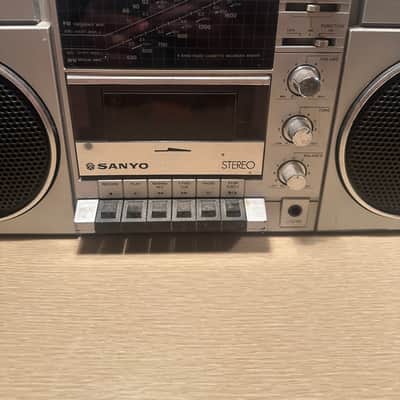 WORKS Sanyo Ghetto Blaster M-9815K Radio Cassette Player Boombox Fully Working image 5