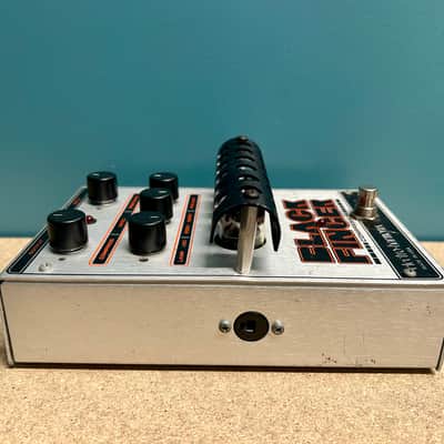 Electro-Harmonix Black Finger Optical Tube Compressor image 3