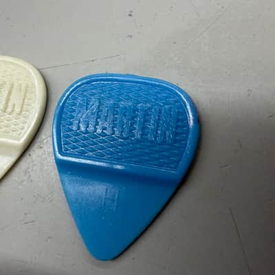 Martin 3 Guitar Picks 70s L M H image 3